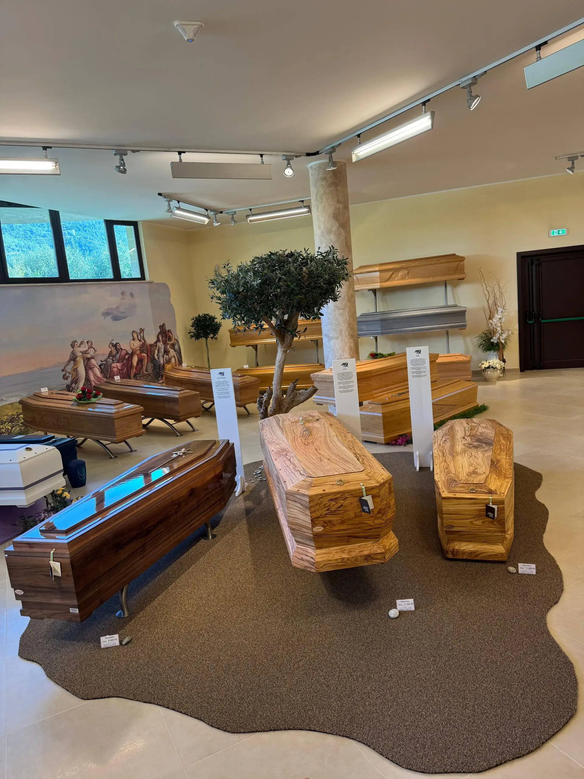 Cofani Funebri & Vestiario — 4